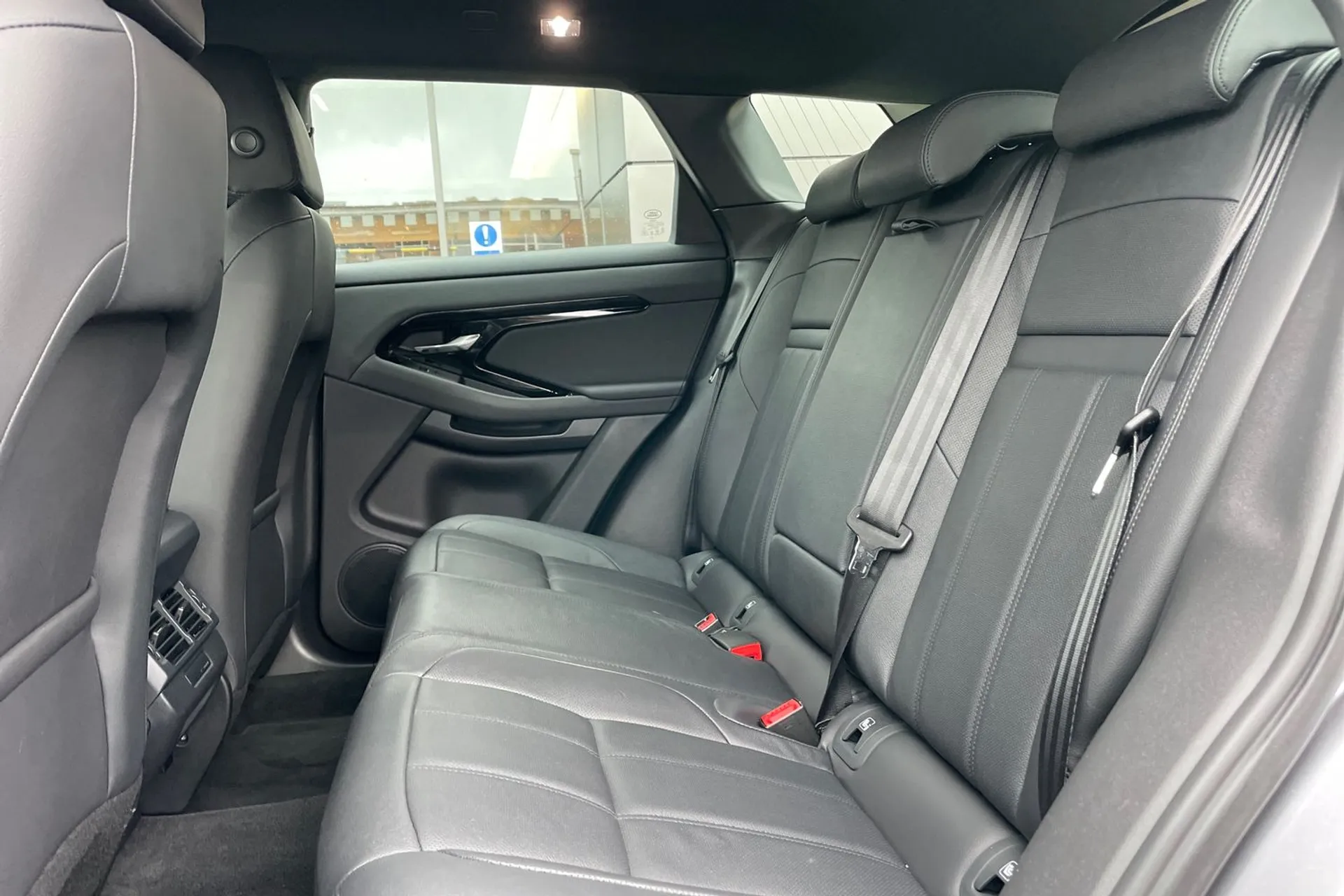 LAND ROVER RANGE ROVER EVOQUE thumbnail image number 39