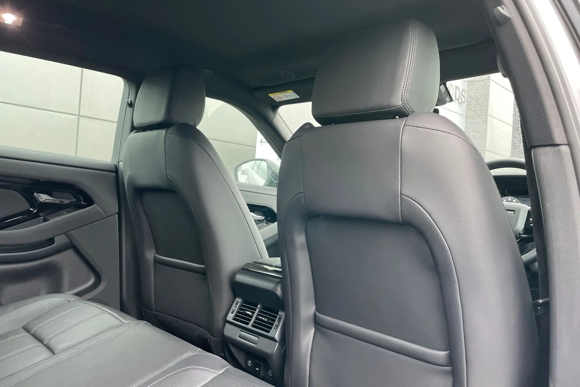 LAND ROVER RANGE ROVER EVOQUE thumbnail image number 35