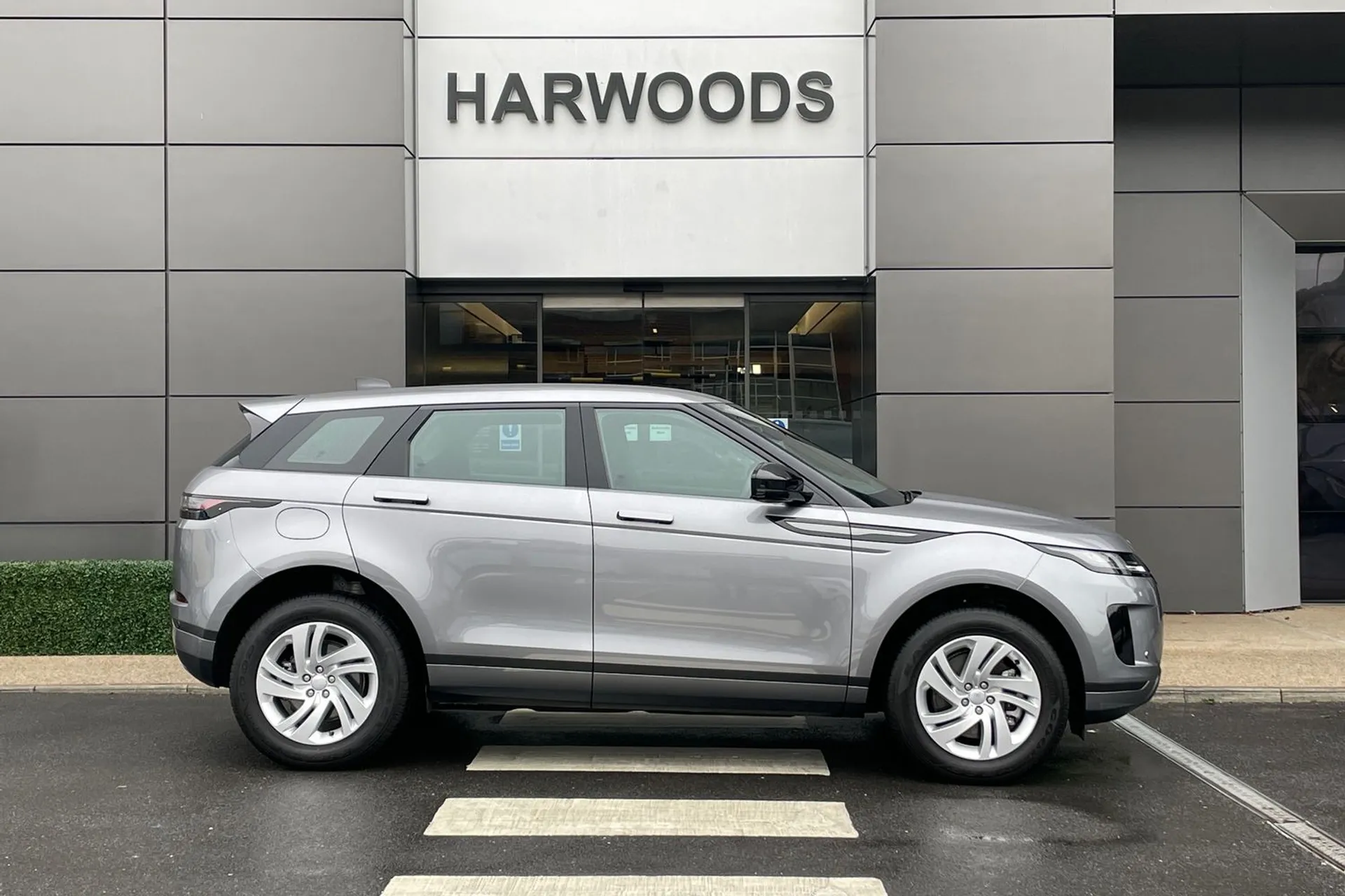 LAND ROVER RANGE ROVER EVOQUE thumbnail image number 2