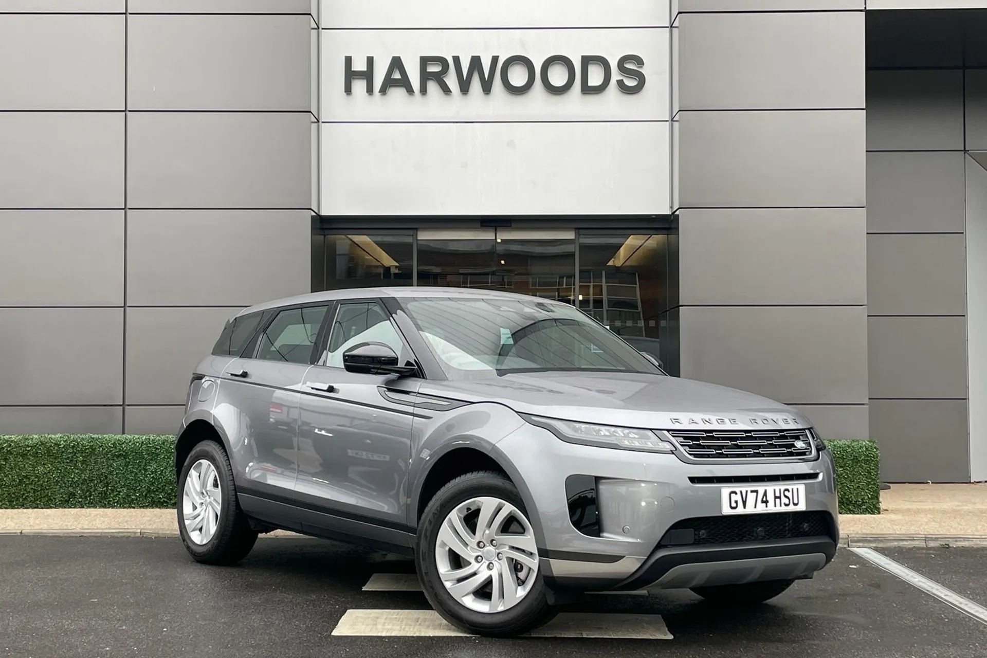LAND ROVER RANGE ROVER EVOQUE focused image