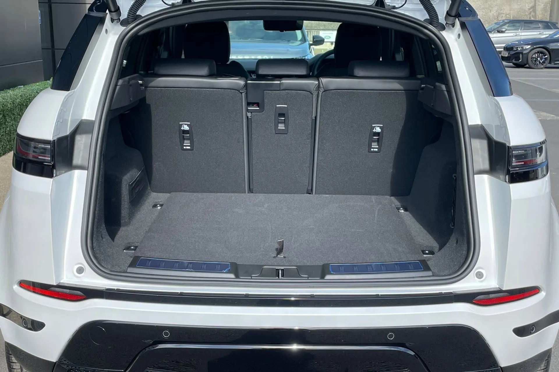 LAND ROVER RANGE ROVER EVOQUE thumbnail image number 36