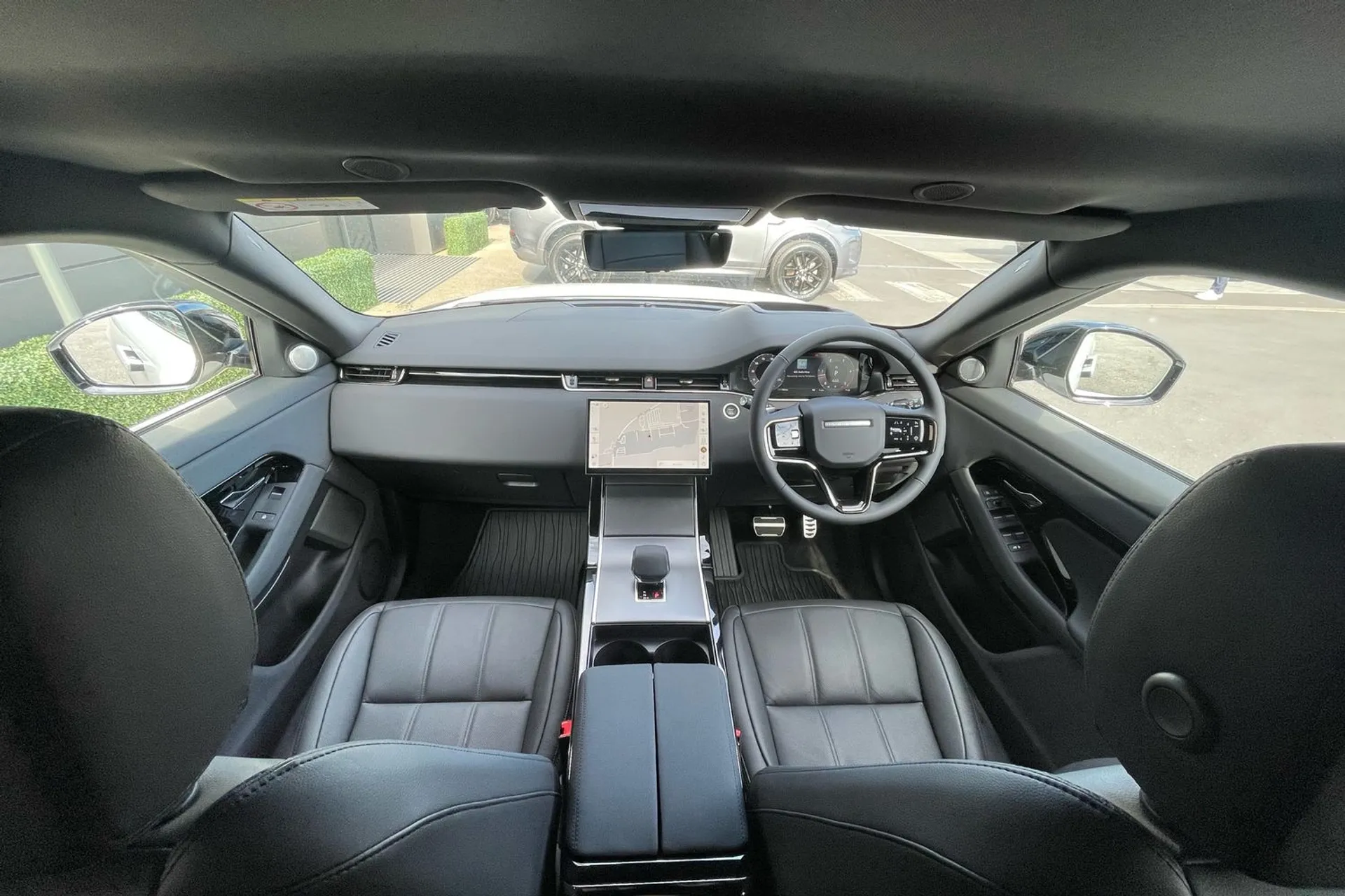 LAND ROVER RANGE ROVER EVOQUE thumbnail image number 3