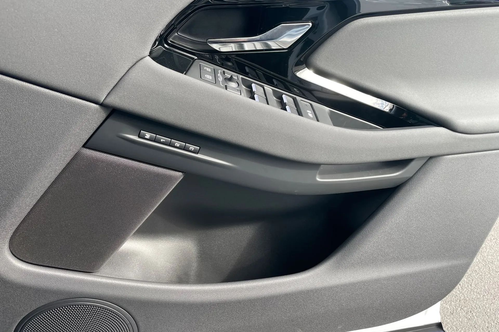 LAND ROVER RANGE ROVER EVOQUE thumbnail image number 54