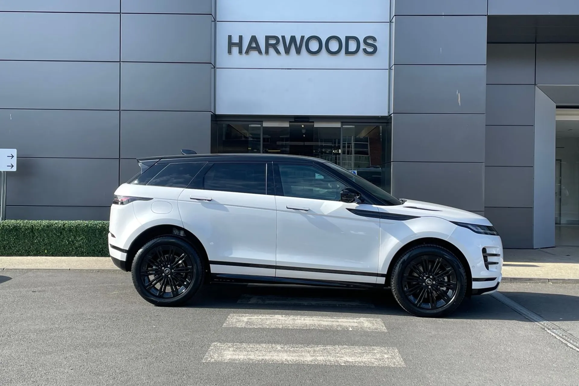 LAND ROVER RANGE ROVER EVOQUE thumbnail image number 2
