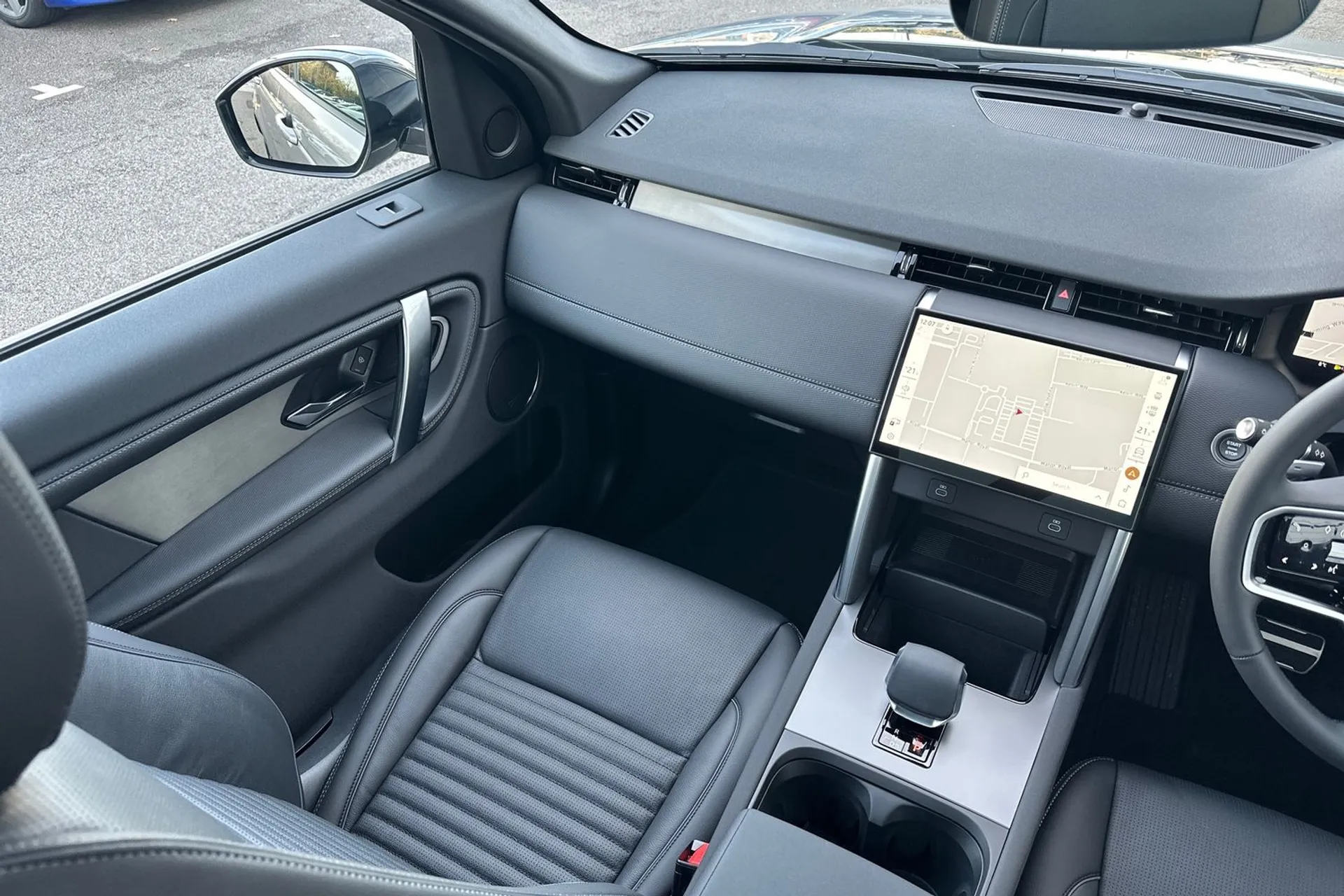 LAND ROVER DISCOVERY SPORT thumbnail image number 17