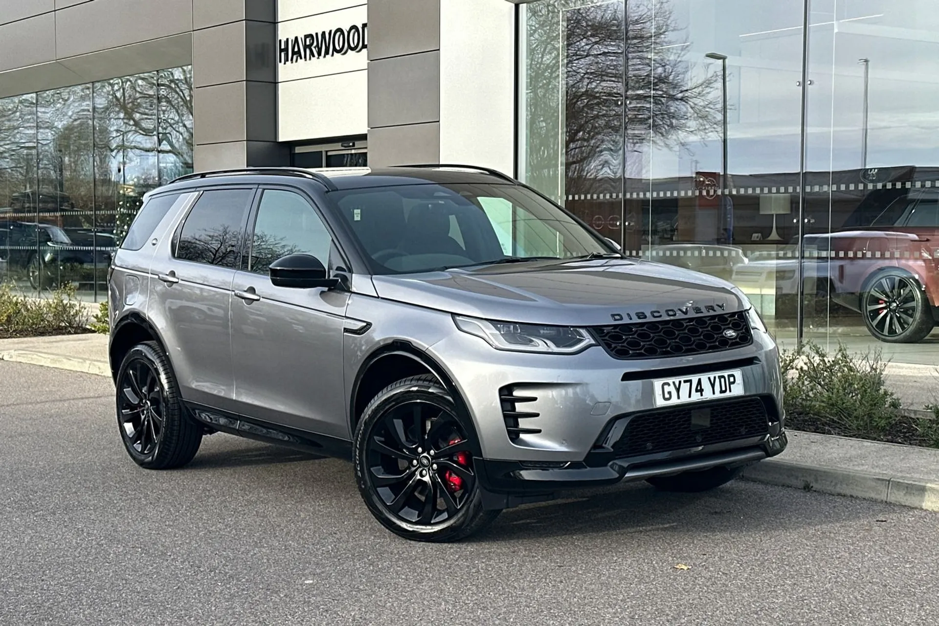 LAND ROVER DISCOVERY SPORT focused image