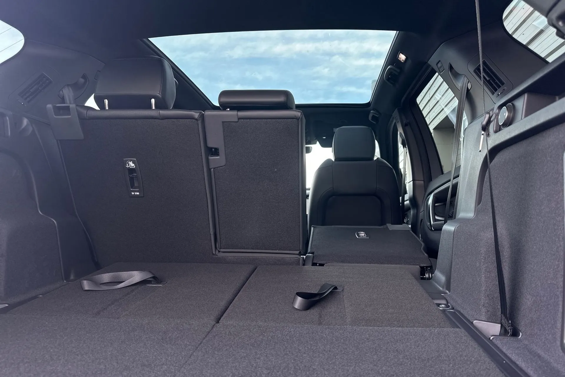LAND ROVER DISCOVERY SPORT thumbnail image number 32