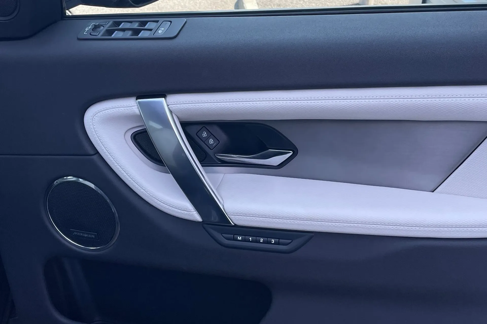 LAND ROVER DISCOVERY SPORT thumbnail image number 22