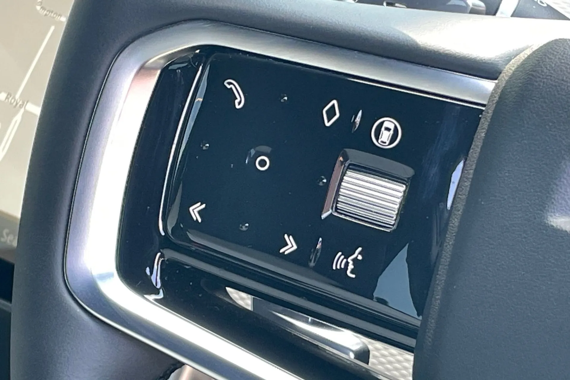 LAND ROVER DISCOVERY SPORT thumbnail image number 48