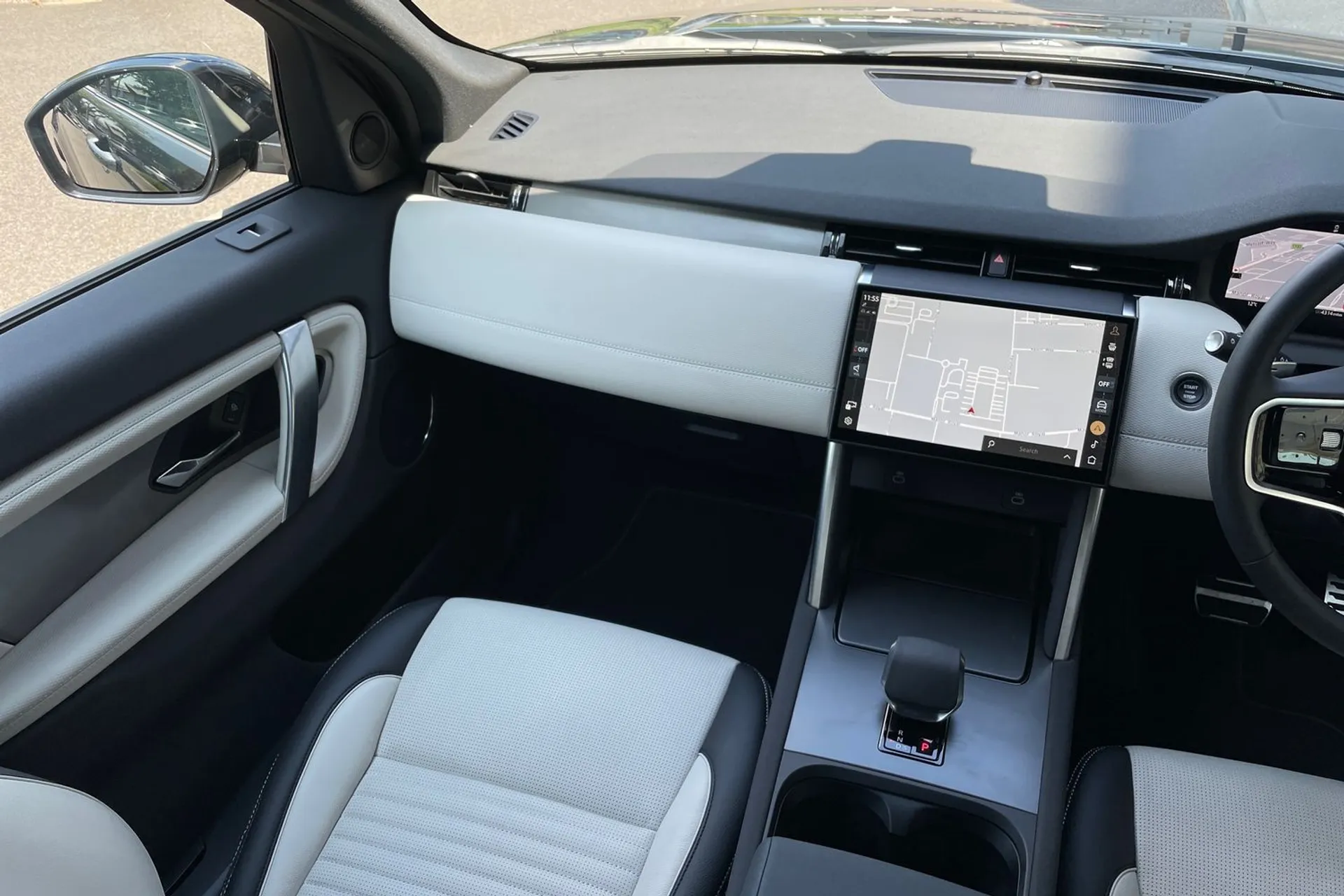 LAND ROVER DISCOVERY SPORT thumbnail image number 16