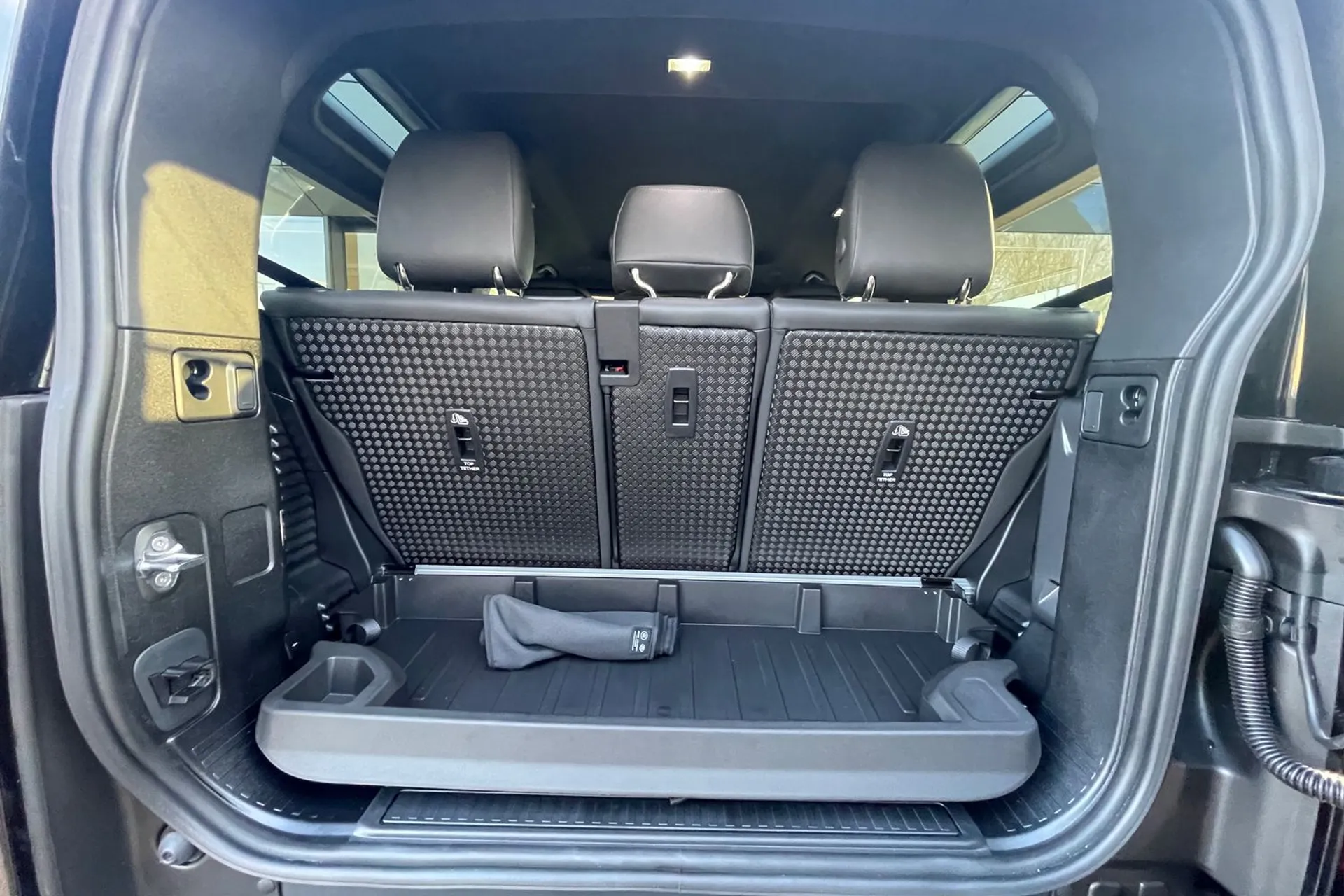 LAND ROVER DEFENDER thumbnail image number 39
