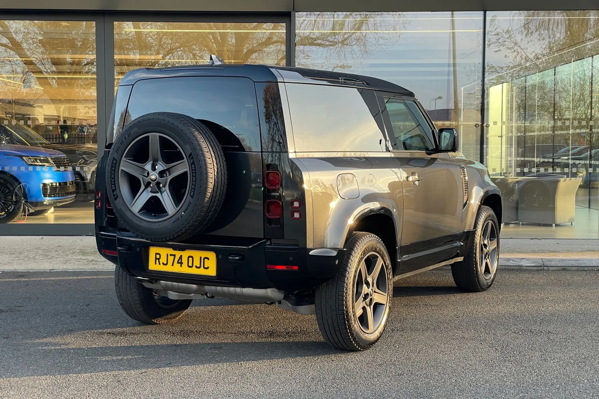 LAND ROVER DEFENDER thumbnail image number 7