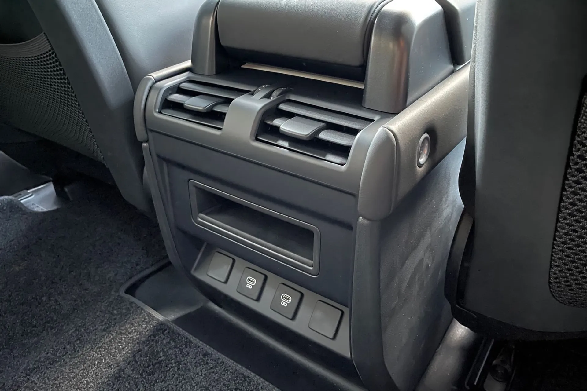 LAND ROVER DEFENDER thumbnail image number 34