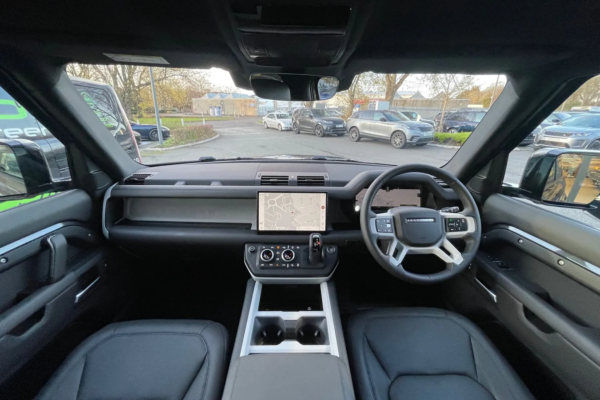 LAND ROVER DEFENDER thumbnail image number 3
