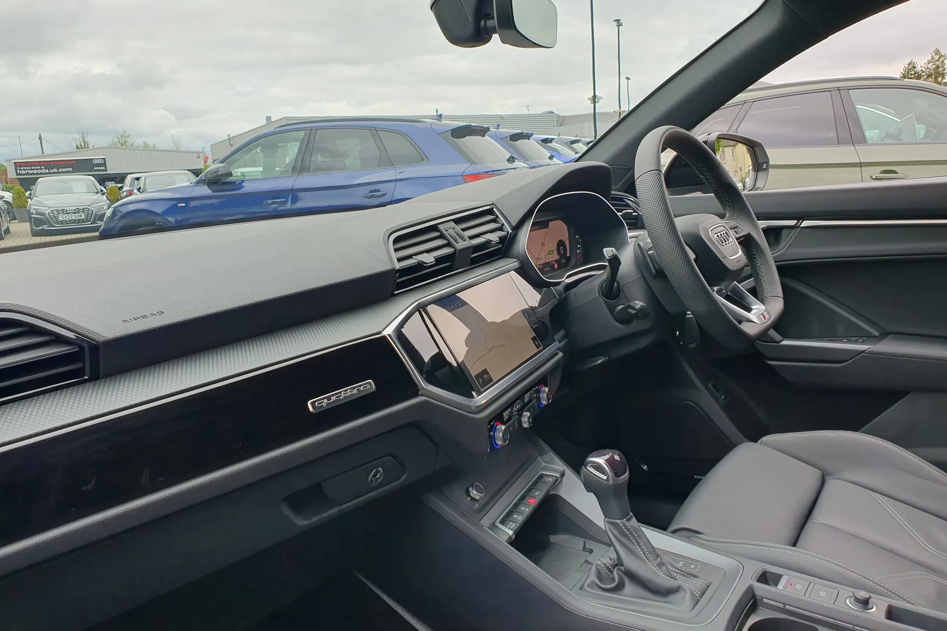 Audi Q3 thumbnail image number 35
