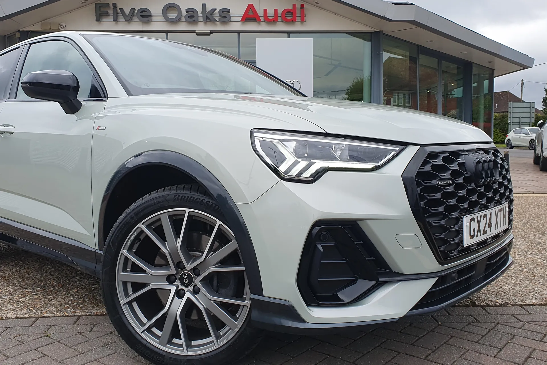 Audi Q3 thumbnail image number 22