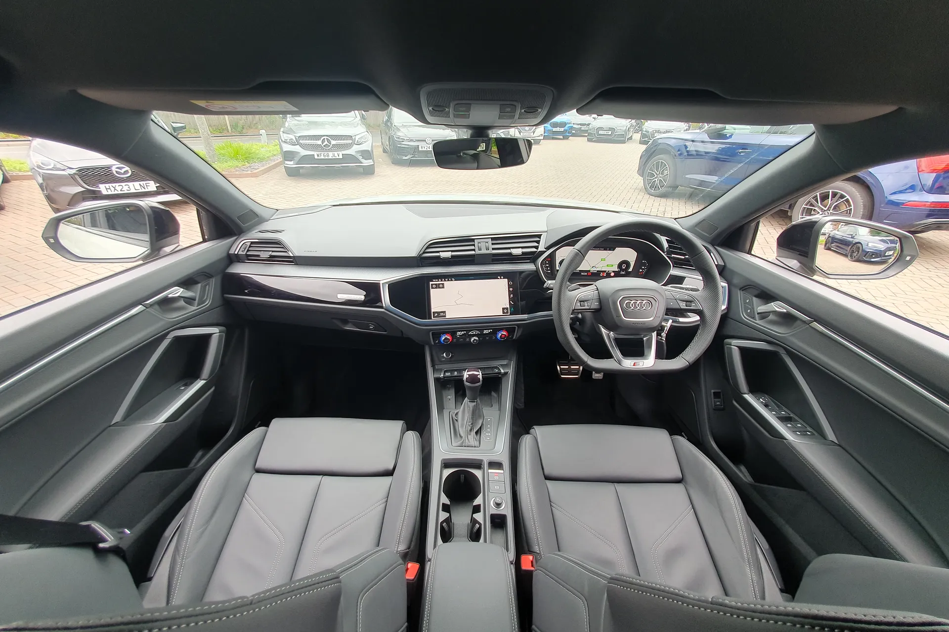 Audi Q3 thumbnail image number 3