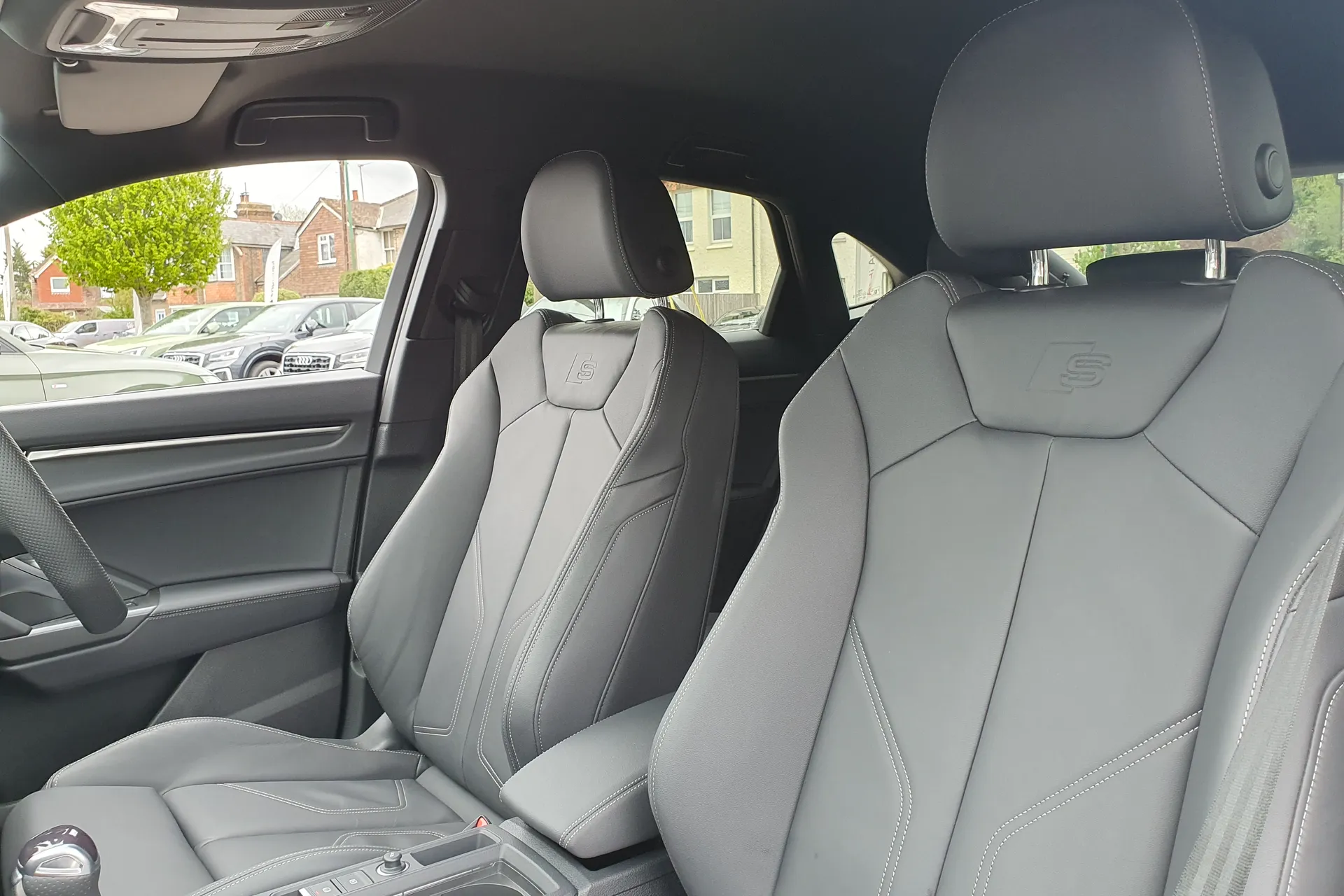 Audi Q3 thumbnail image number 36