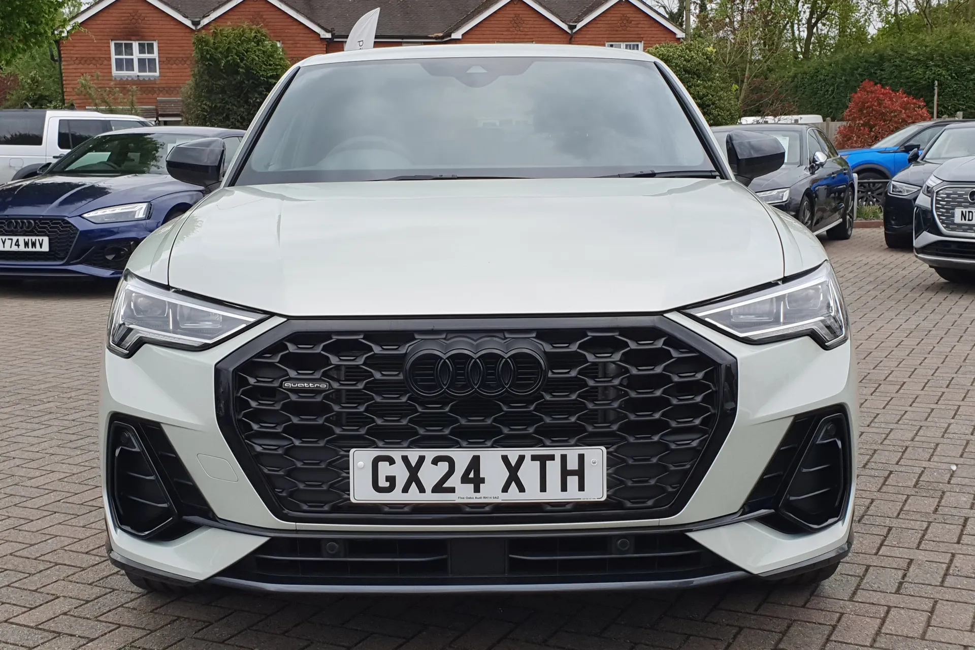 Audi Q3 thumbnail image number 23