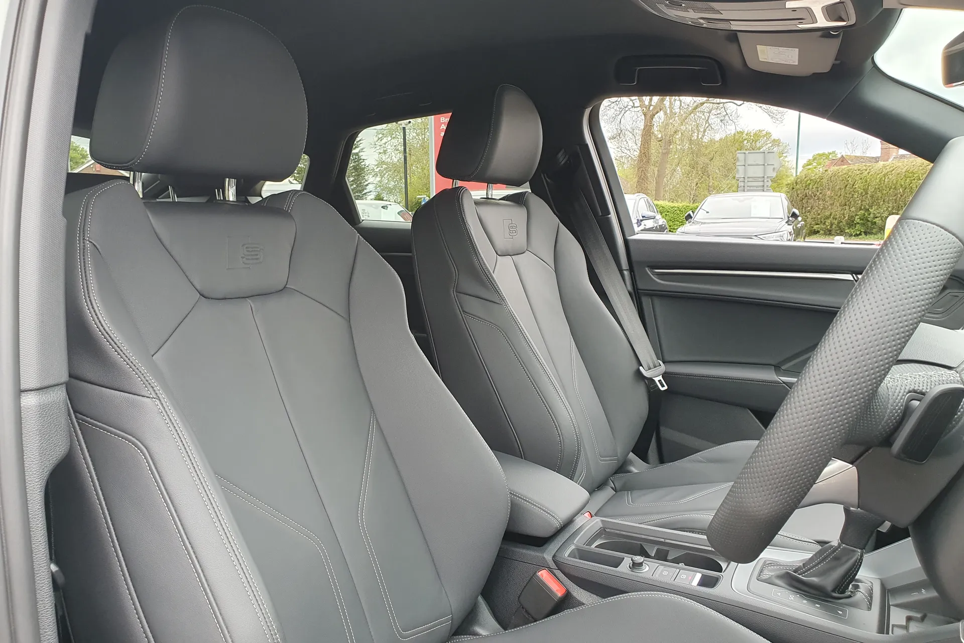 Audi Q3 thumbnail image number 34
