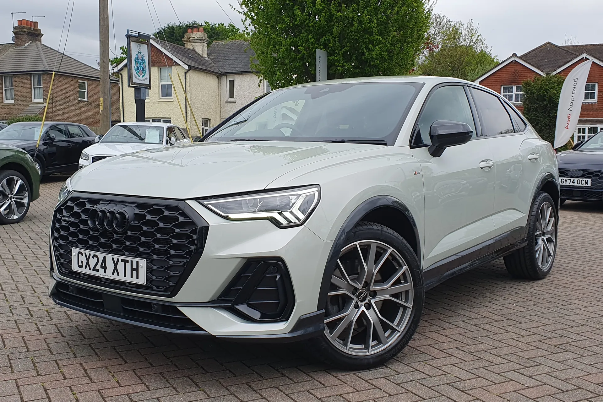 Audi Q3 thumbnail image number 24