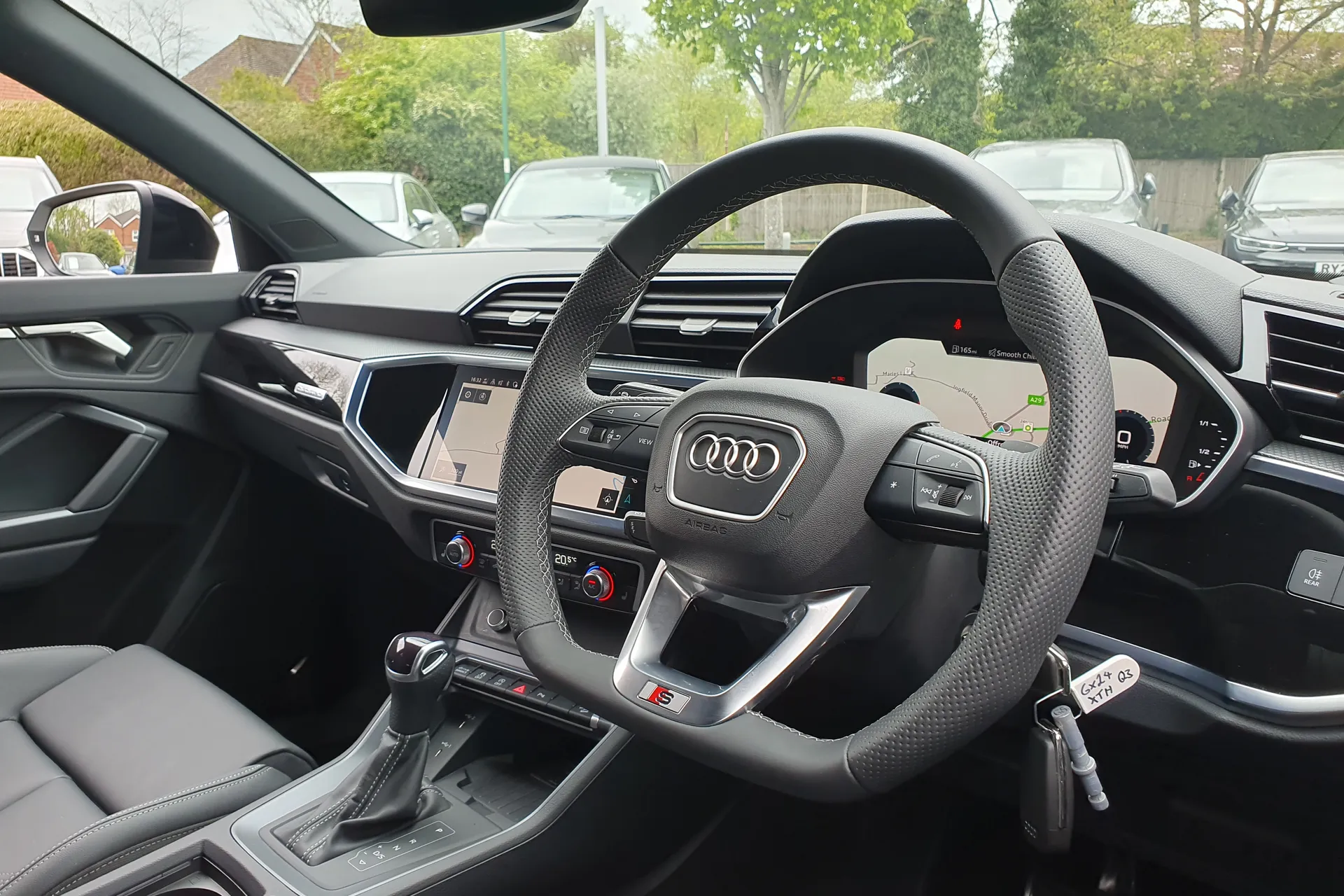 Audi Q3 thumbnail image number 33