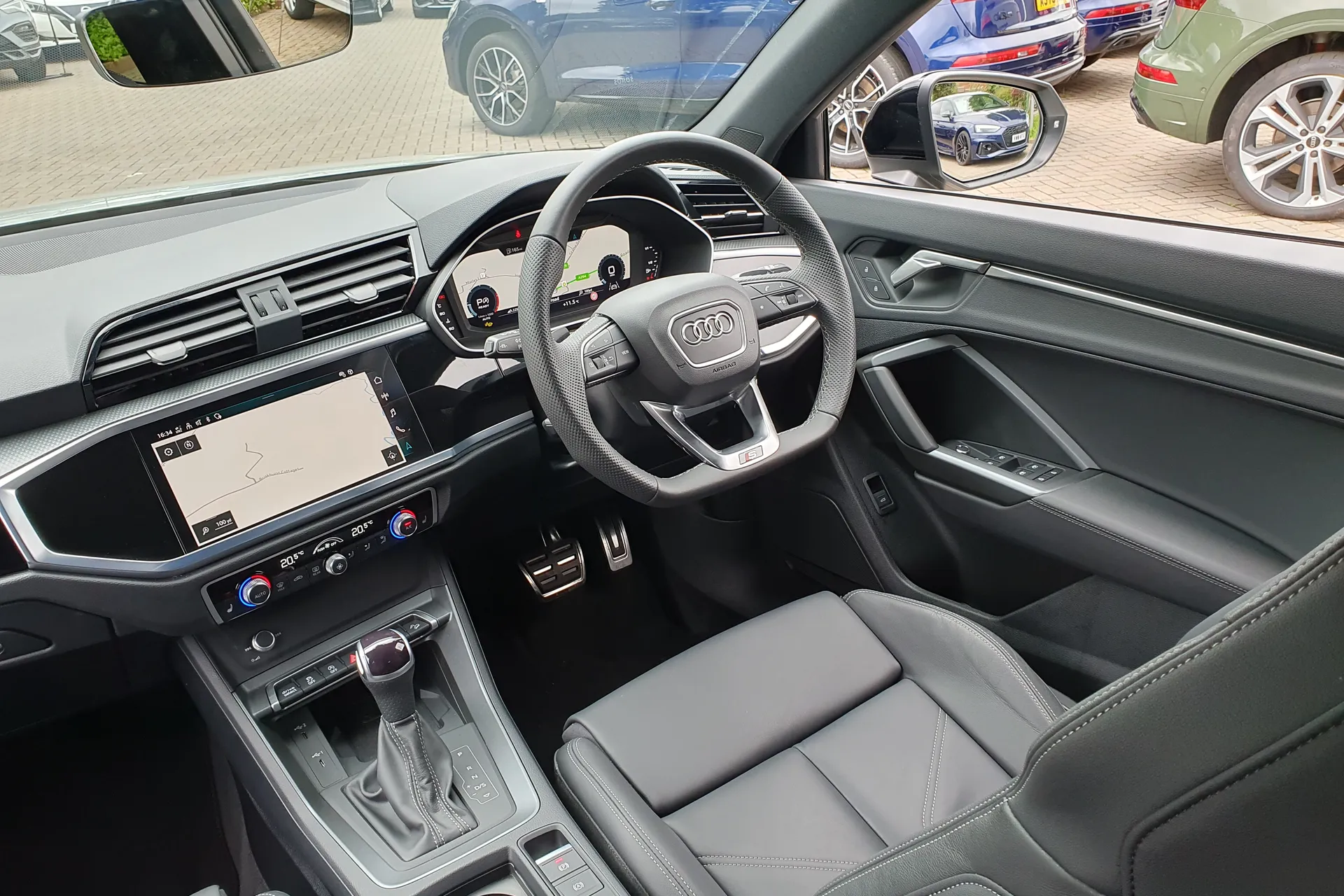 Audi Q3 thumbnail image number 39