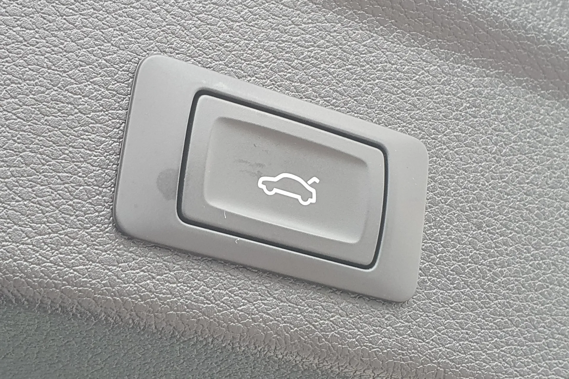 Audi Q3 thumbnail image number 19