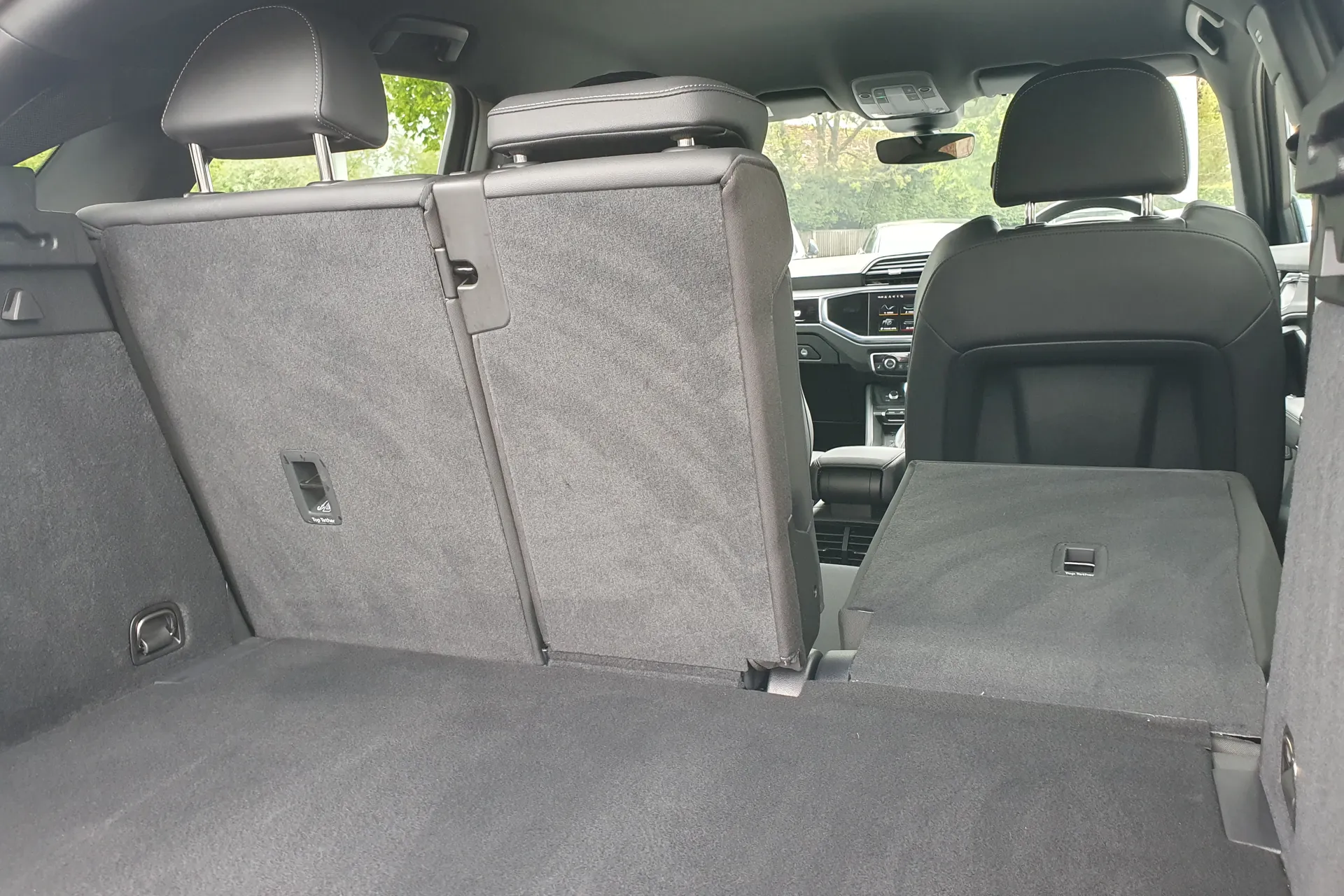 Audi Q3 thumbnail image number 31