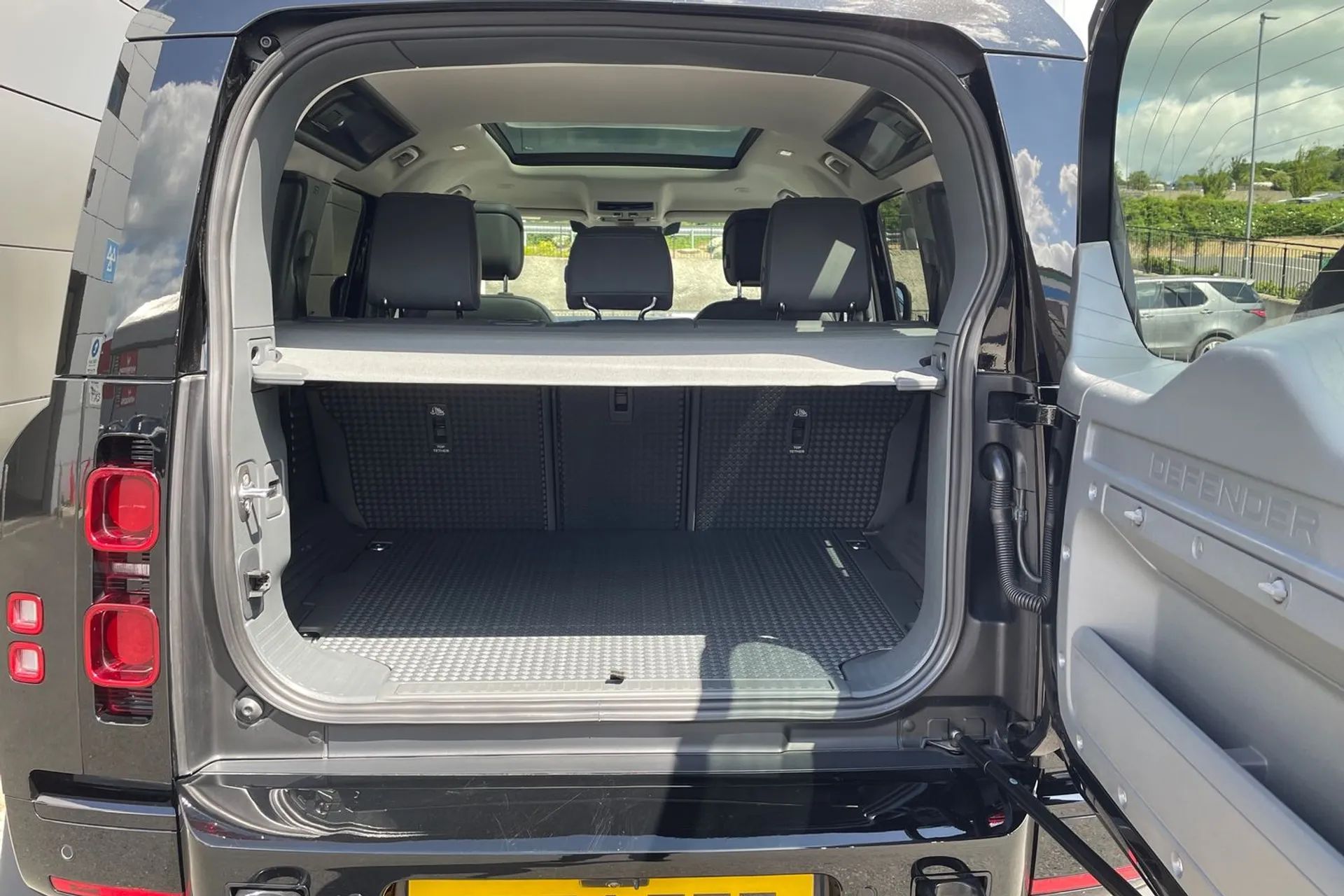 LAND ROVER DEFENDER thumbnail image number 29