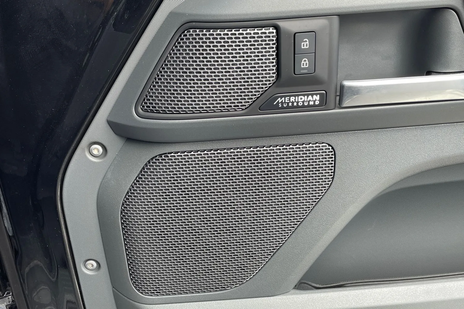LAND ROVER DEFENDER thumbnail image number 53