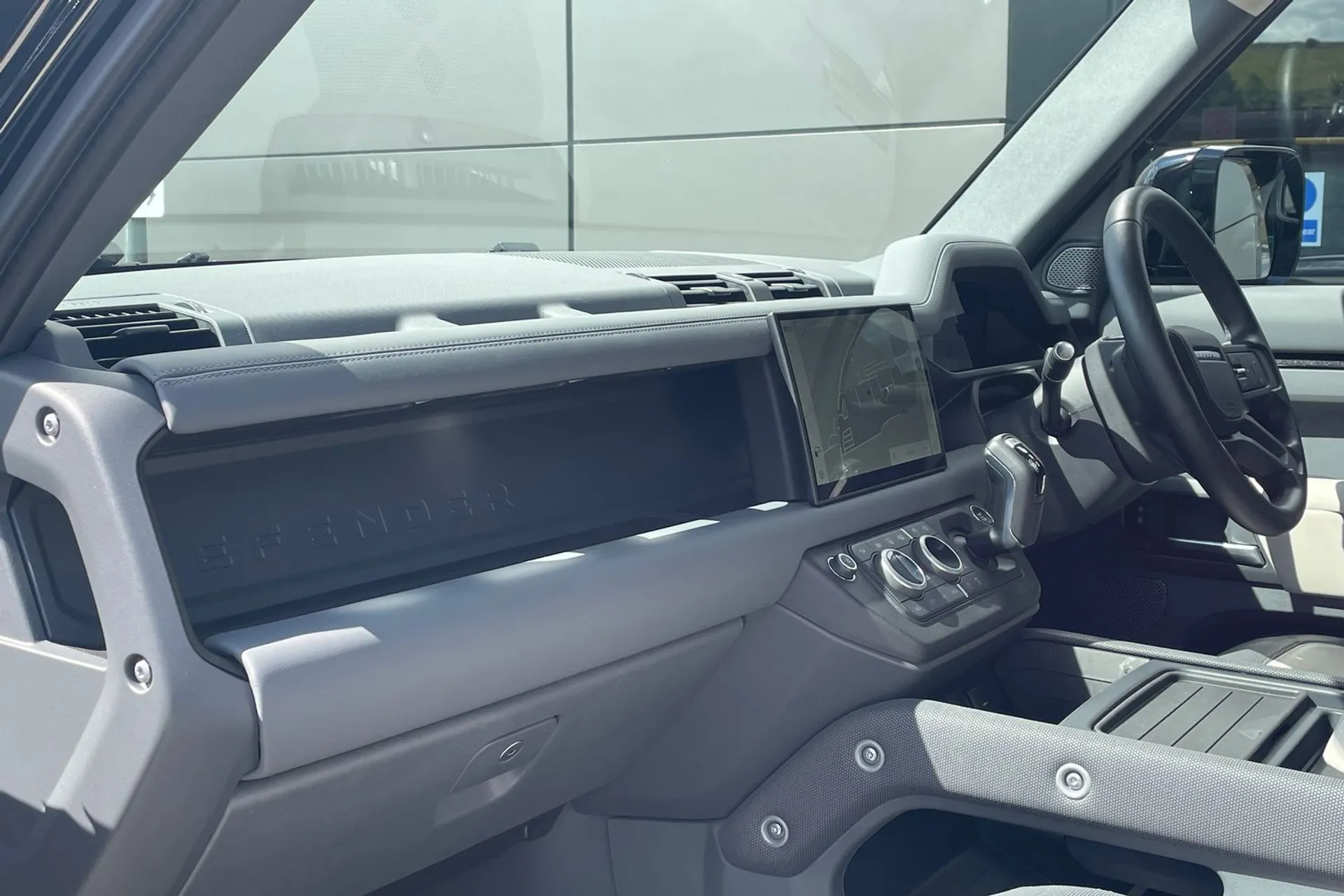 LAND ROVER DEFENDER thumbnail image number 37