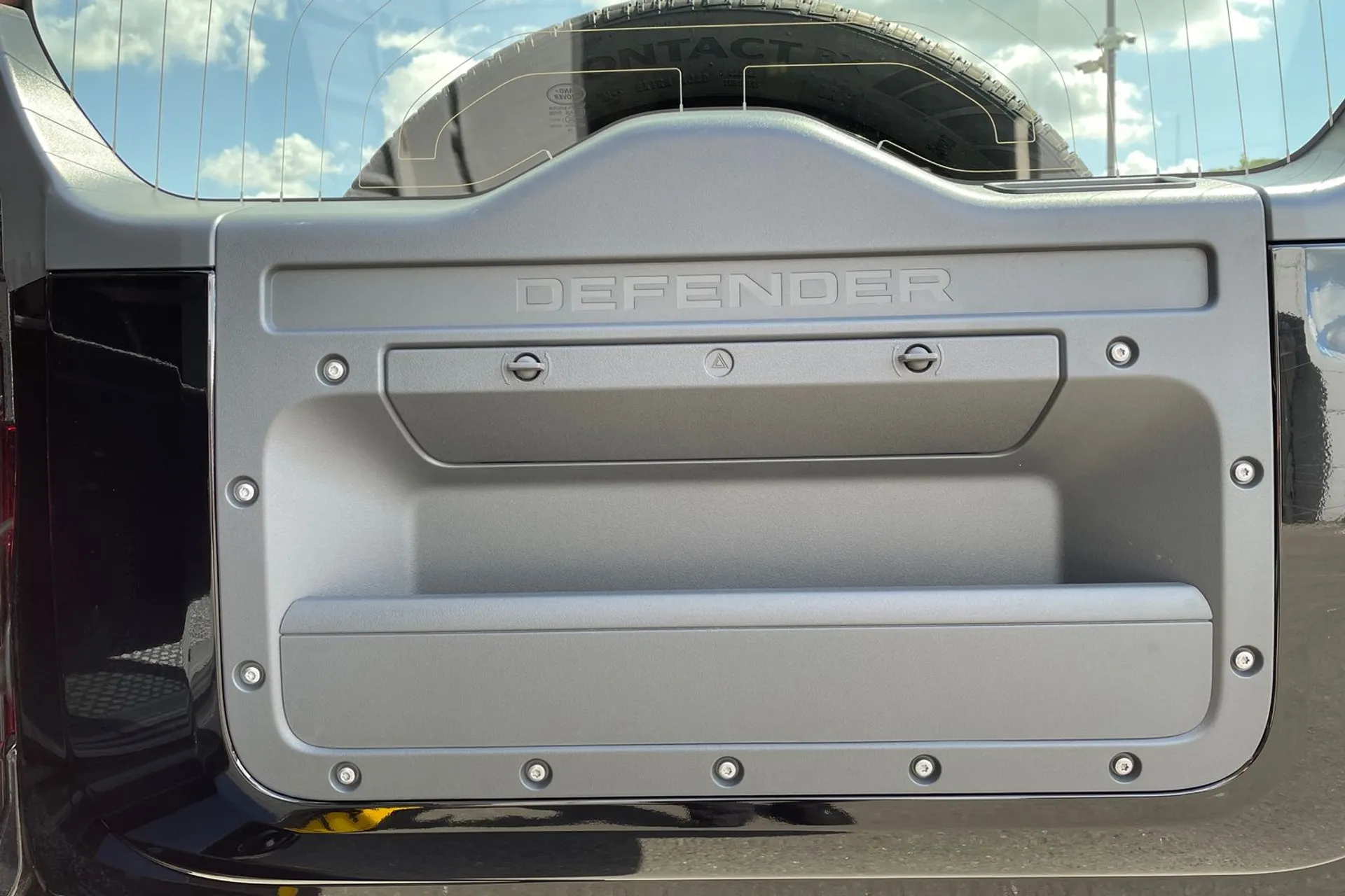 LAND ROVER DEFENDER thumbnail image number 30