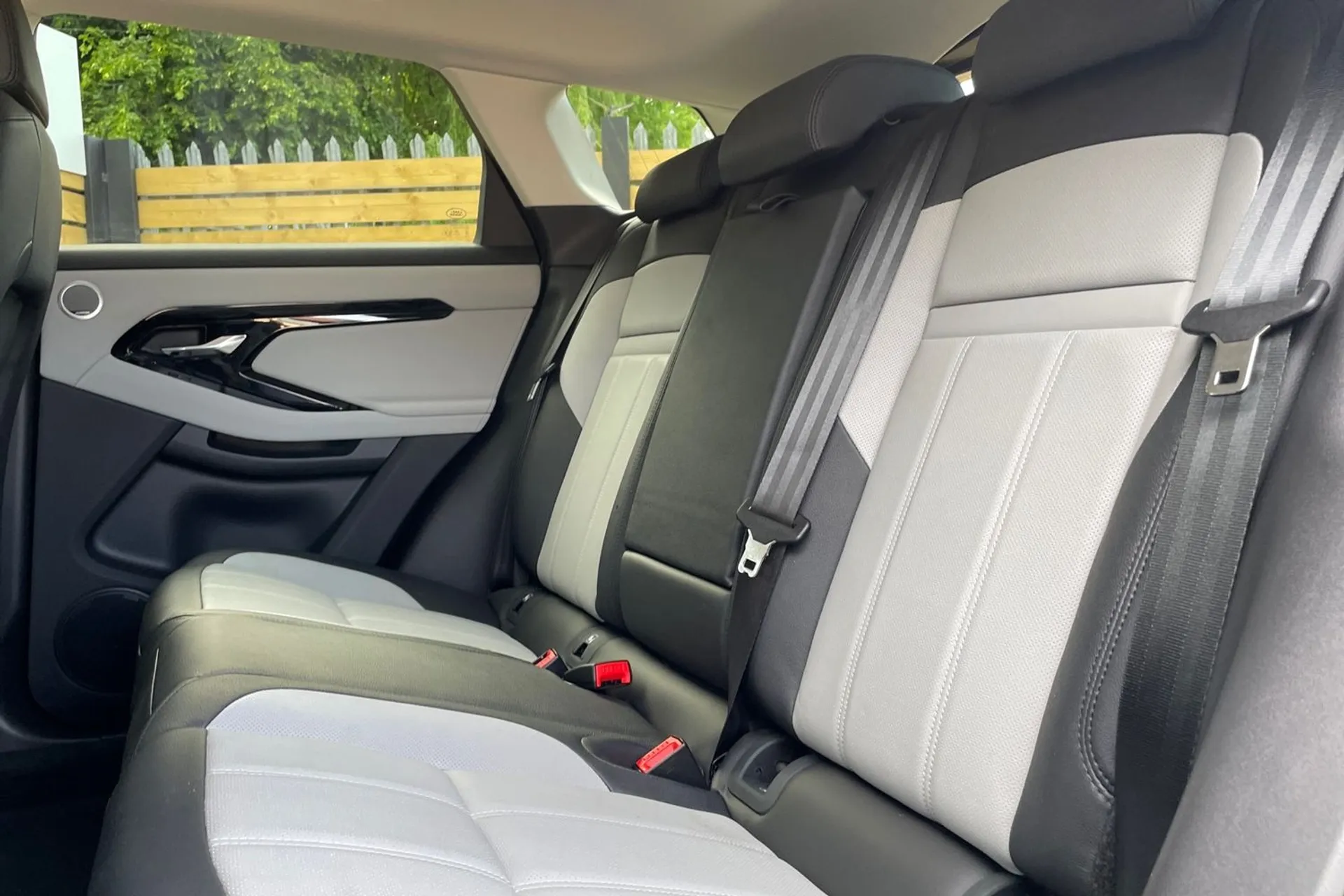 LAND ROVER RANGE ROVER EVOQUE thumbnail image number 32