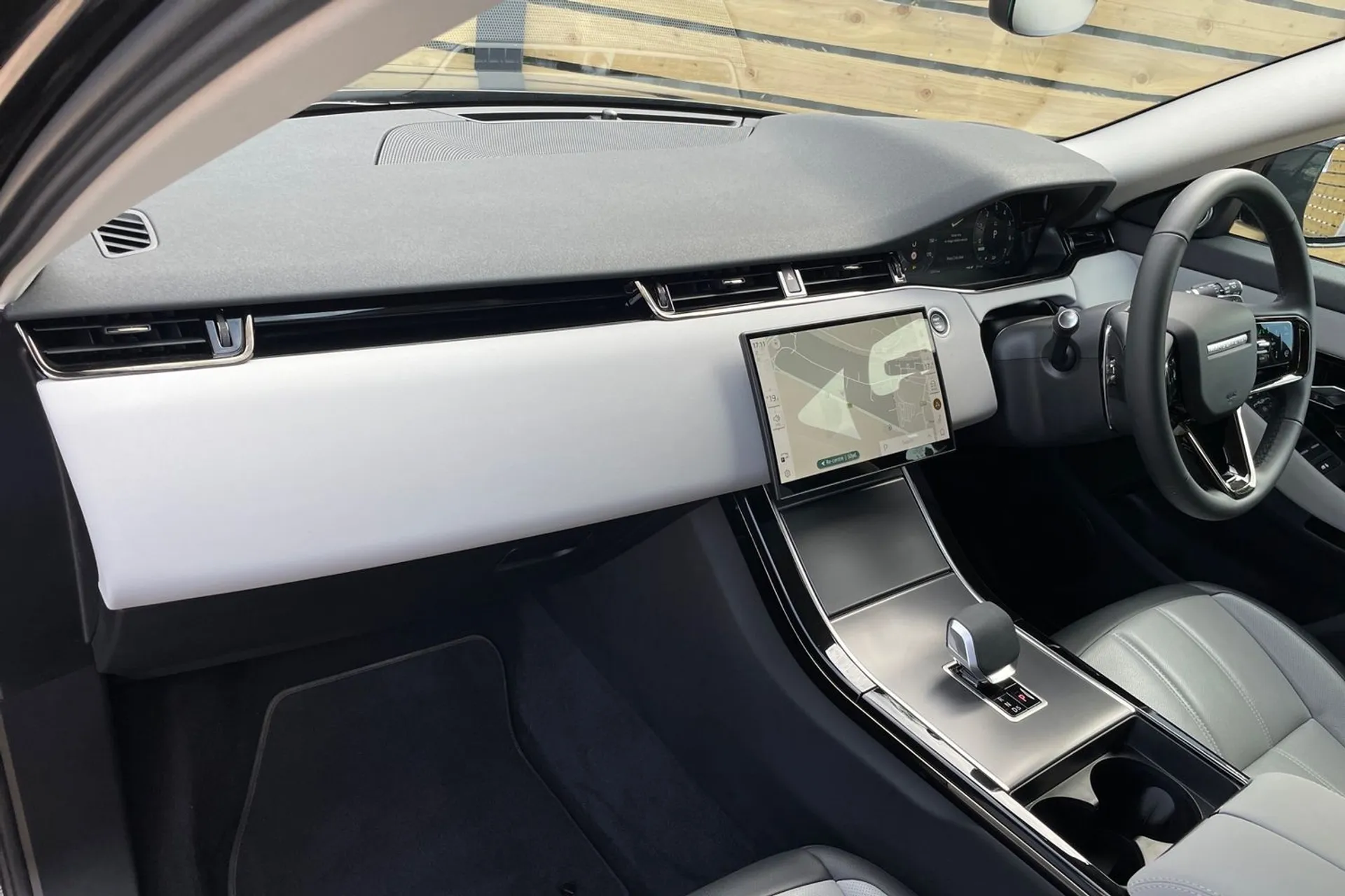 LAND ROVER RANGE ROVER EVOQUE thumbnail image number 29