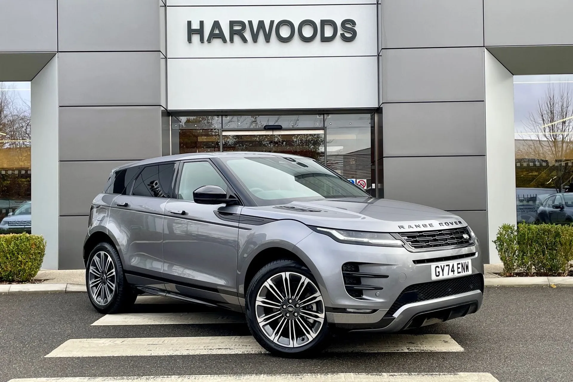 LAND ROVER RANGE ROVER EVOQUE focused image