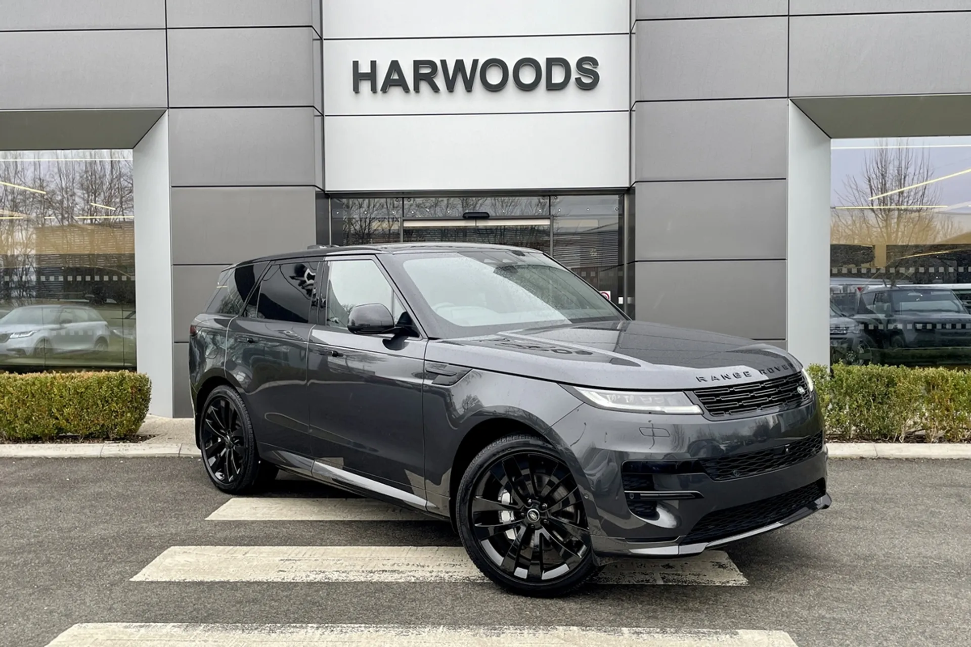 LAND ROVER RANGE ROVER SPORT focused image