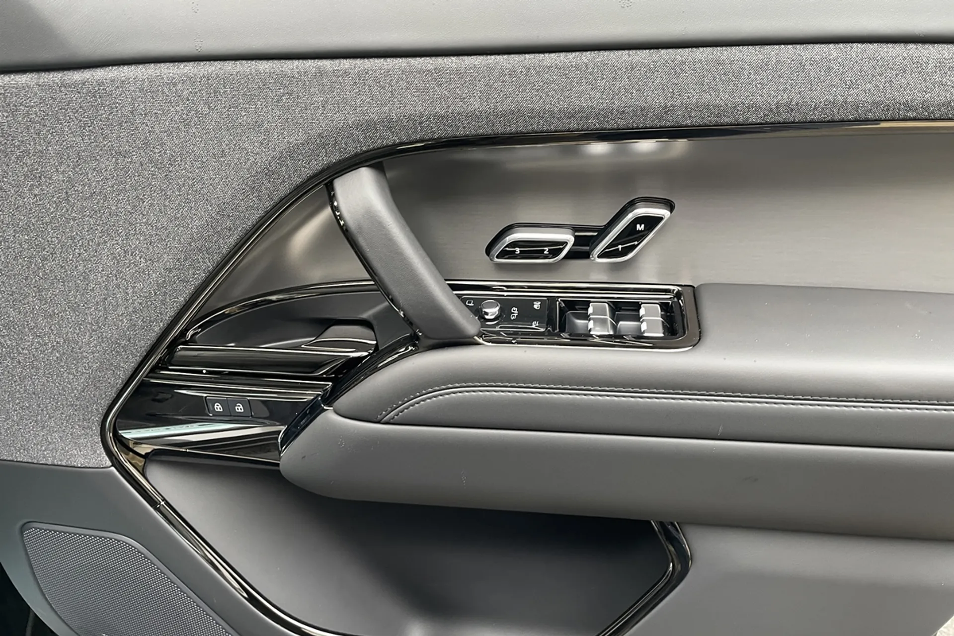 LAND ROVER RANGE ROVER SPORT thumbnail image number 46