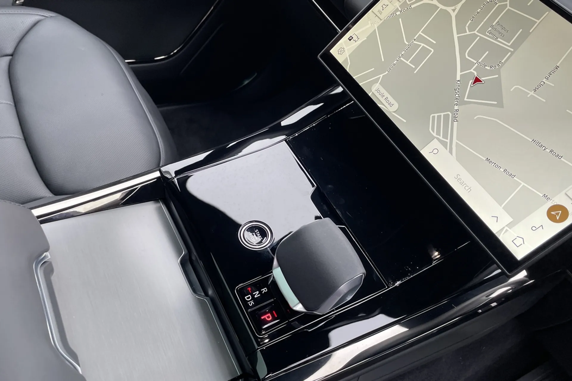 LAND ROVER RANGE ROVER SPORT thumbnail image number 18