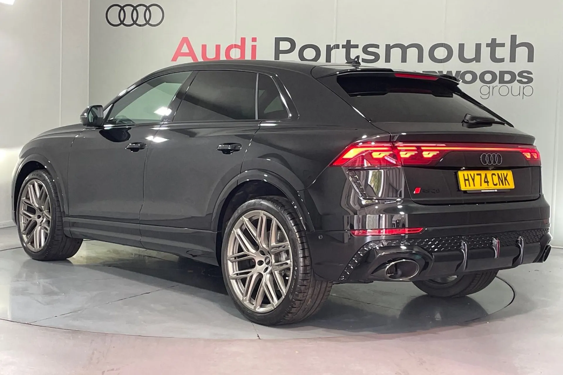 Audi RSQ8 thumbnail image number 9