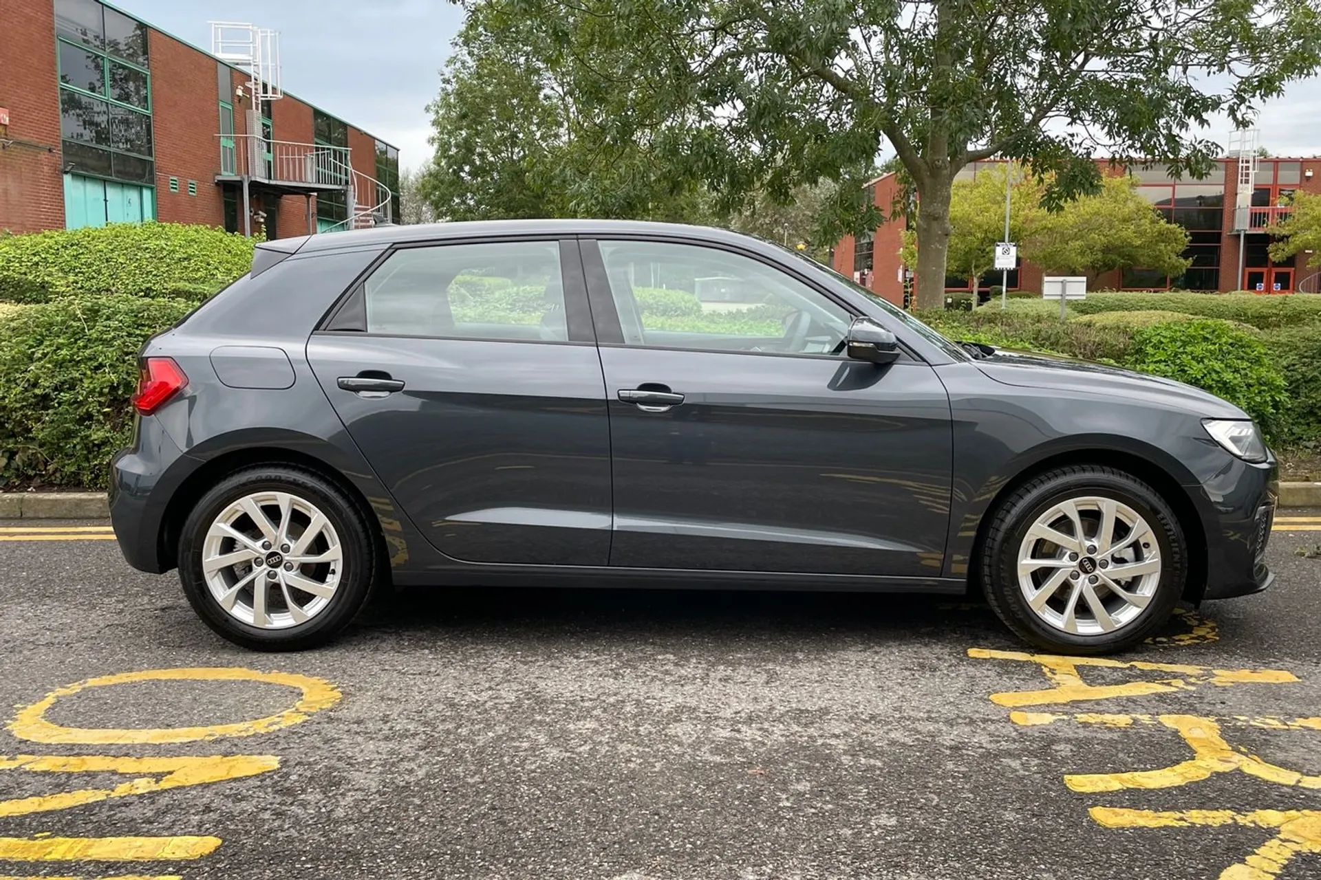 Audi A1 thumbnail image number 2