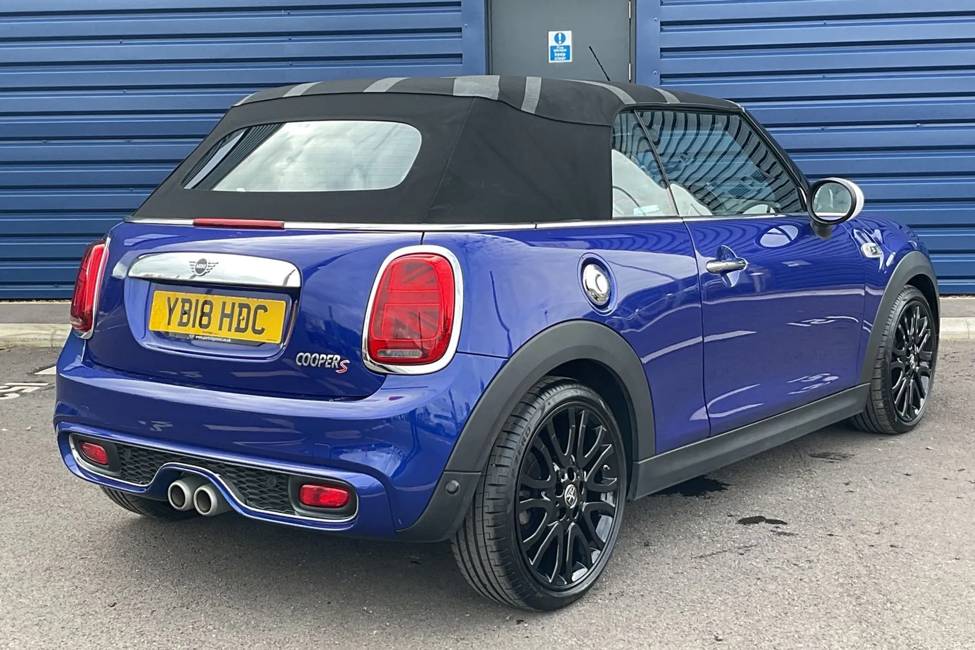 MINI CONVERTIBLE thumbnail image number 8