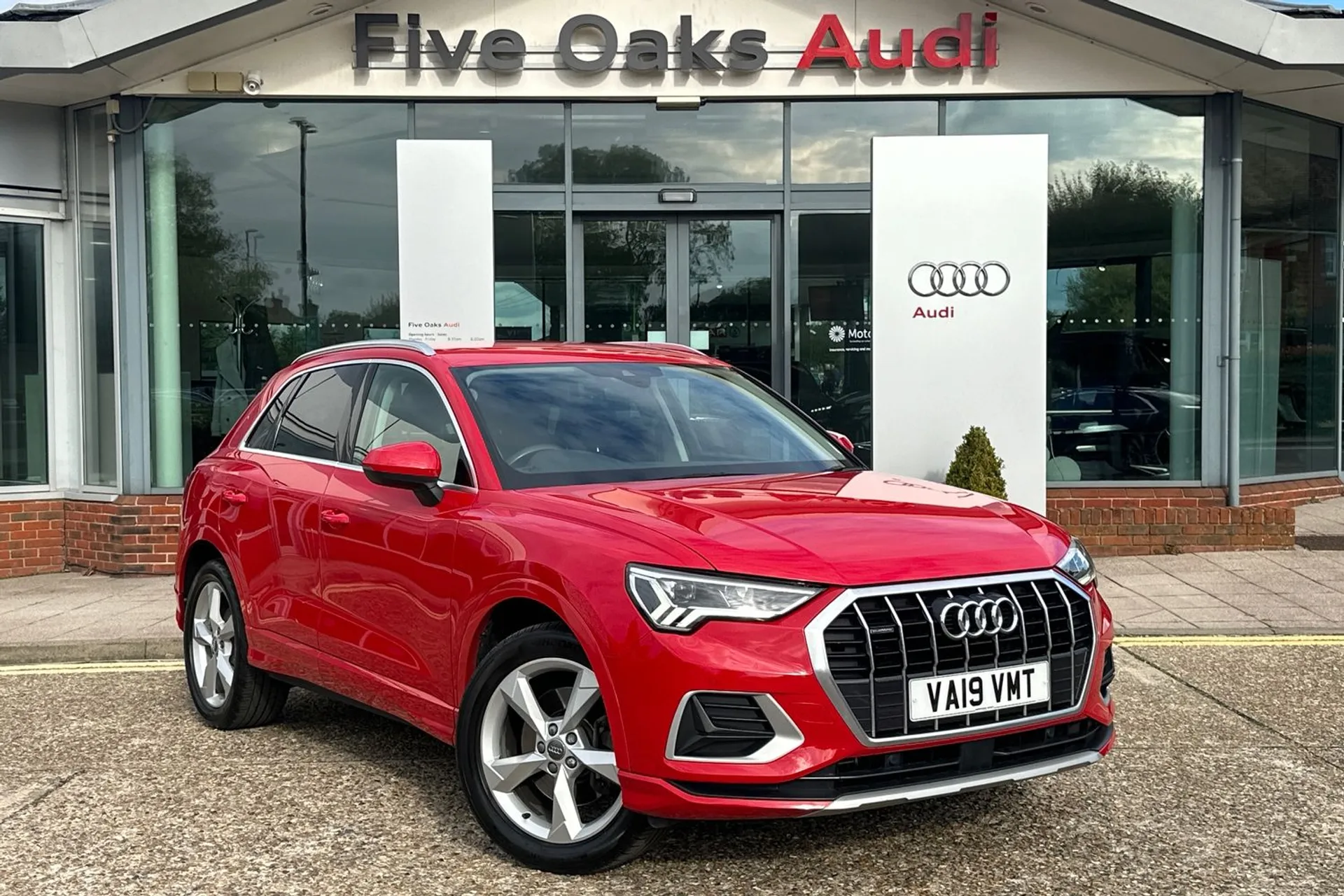 Audi Q3 focused image