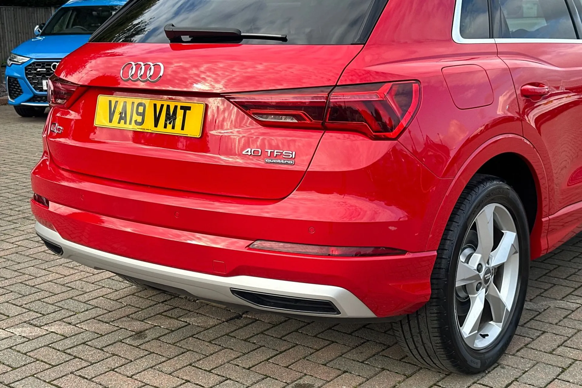 Audi Q3 thumbnail image number 22