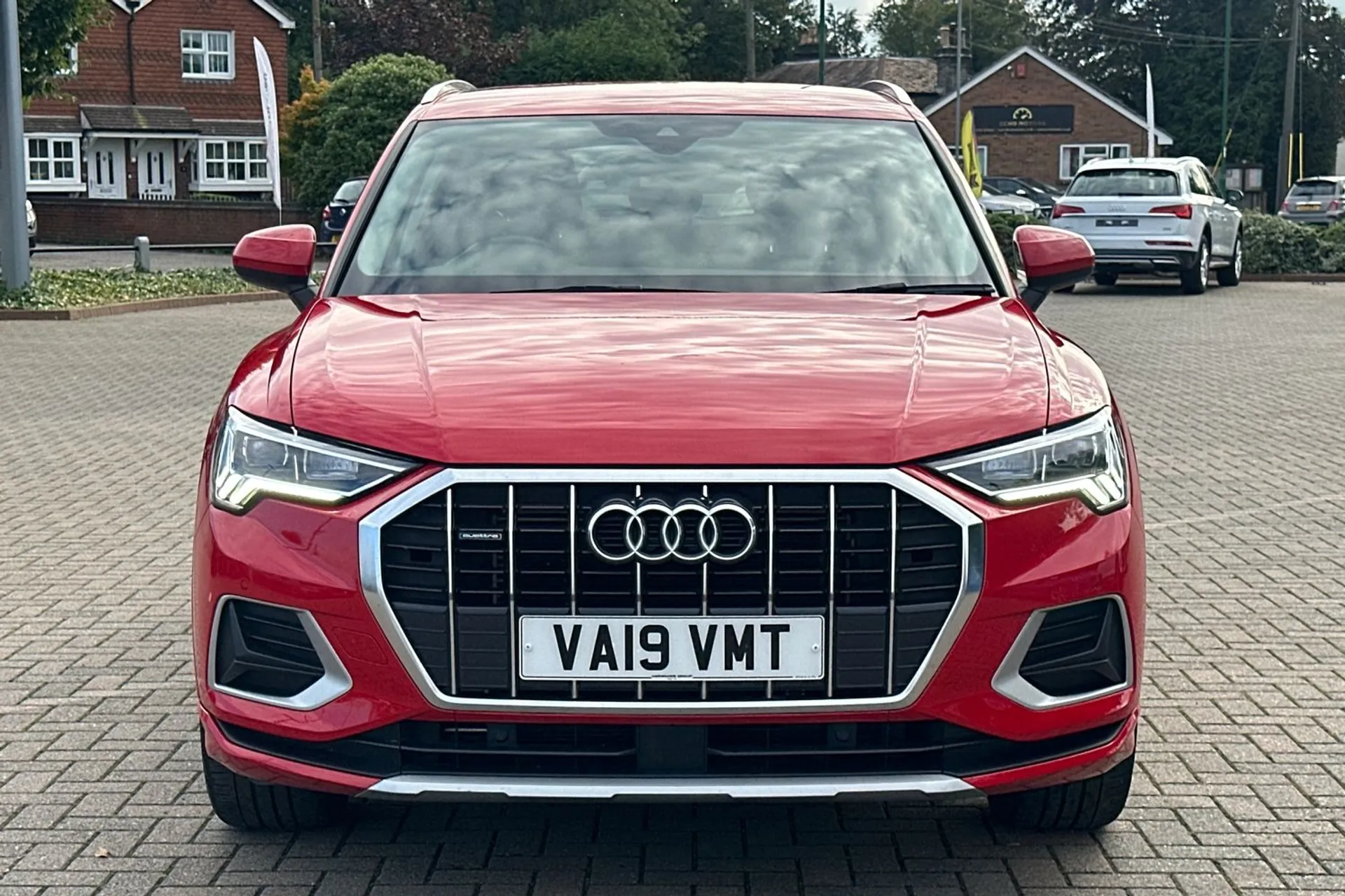 Audi Q3 thumbnail image number 18