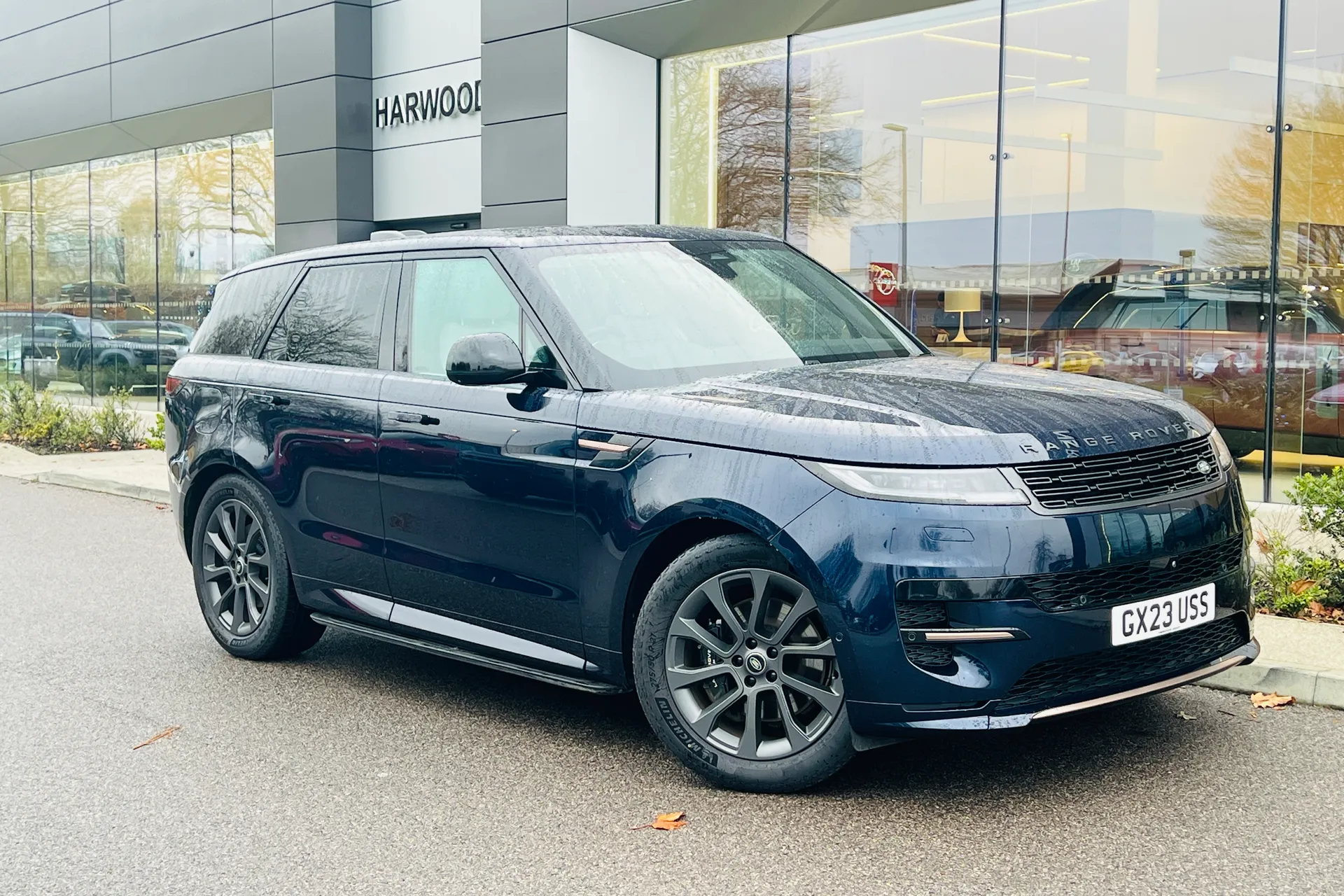 LAND ROVER RANGE ROVER SPORT focused image