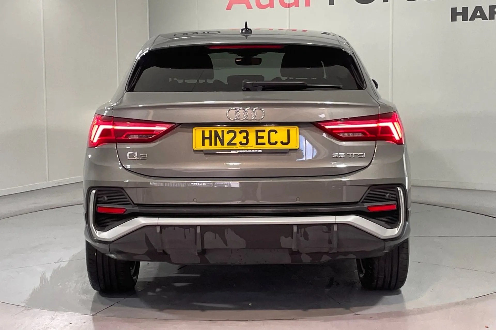 Audi Q3 thumbnail image number 7