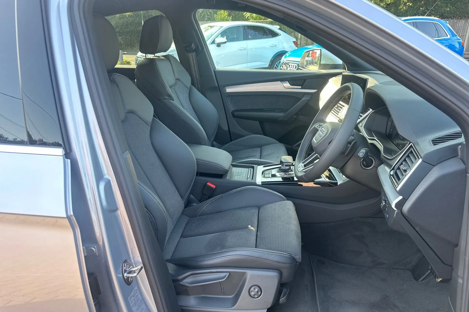 Audi Q5 thumbnail image number 29