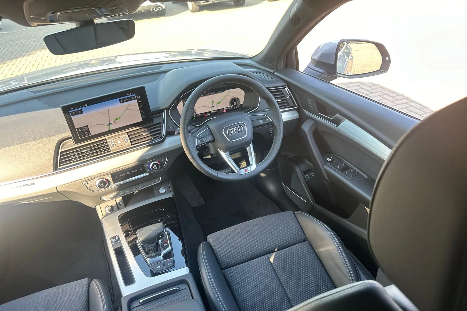 Audi Q5 thumbnail image number 36