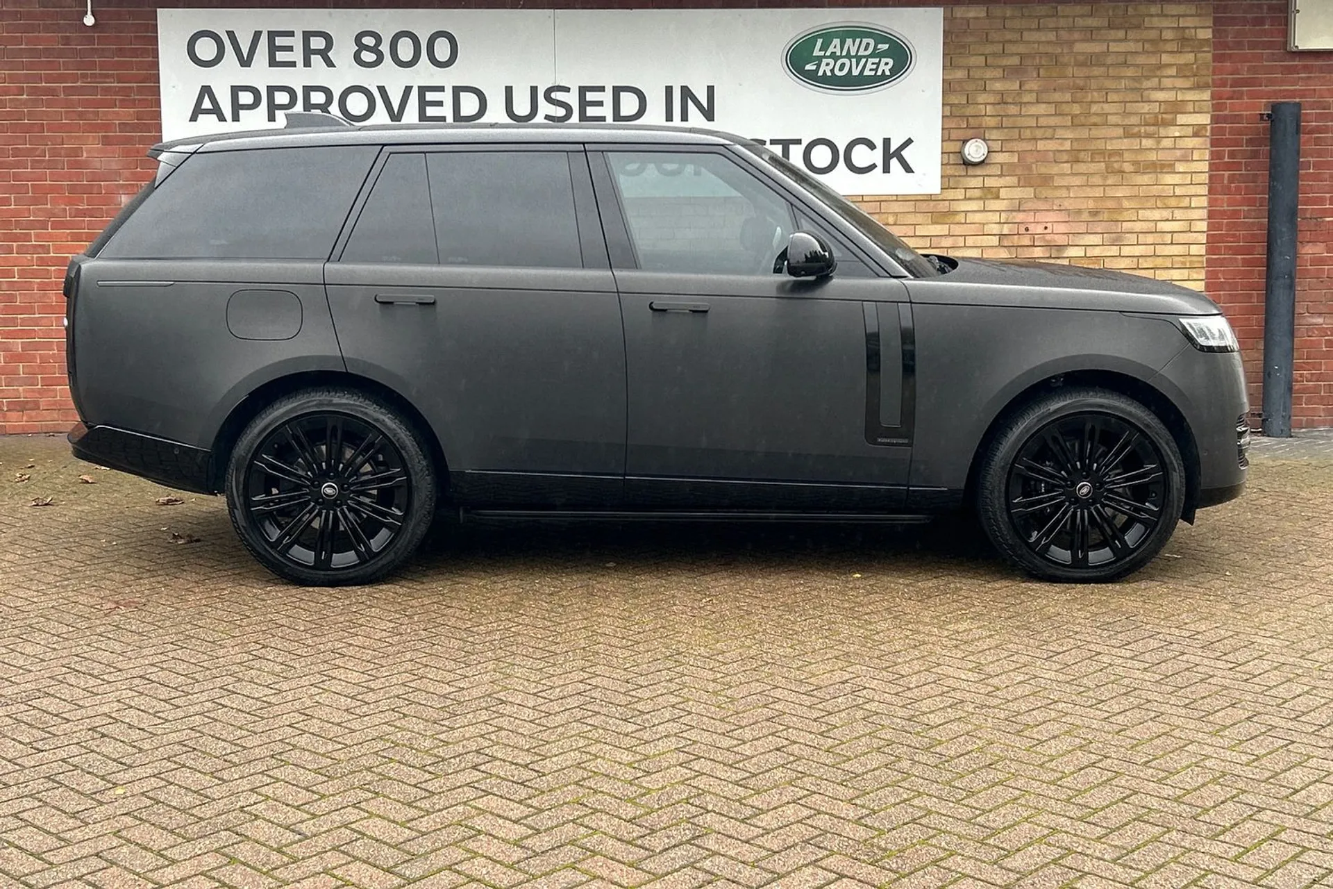 LAND ROVER RANGE ROVER thumbnail image number 2